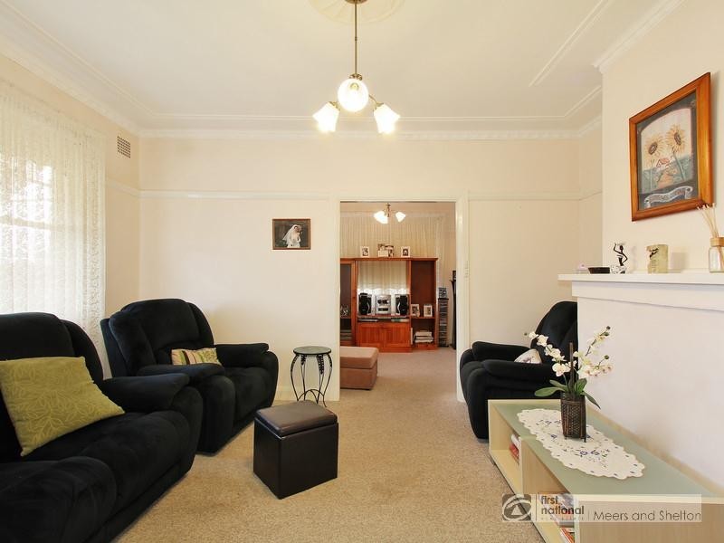 8 Douglas Avenue, Tamworth NSW 2340