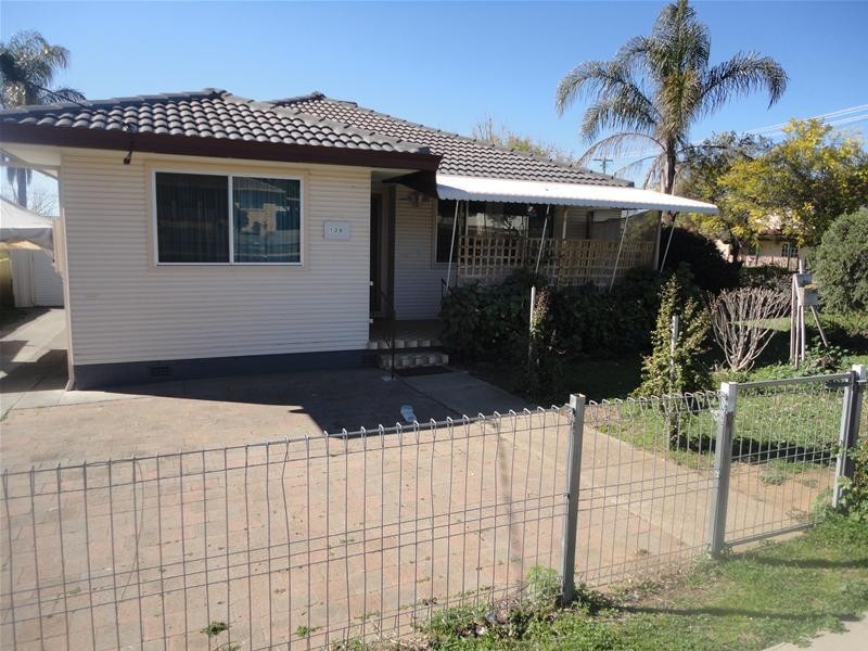 128 Robert Street, Tamworth NSW 2340