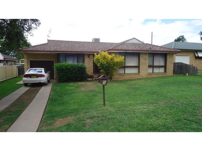 11 Murrawai Street, Tamworth NSW 2340