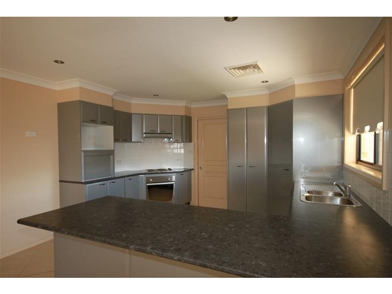 20 Falcon Drive, Tamworth NSW 2340