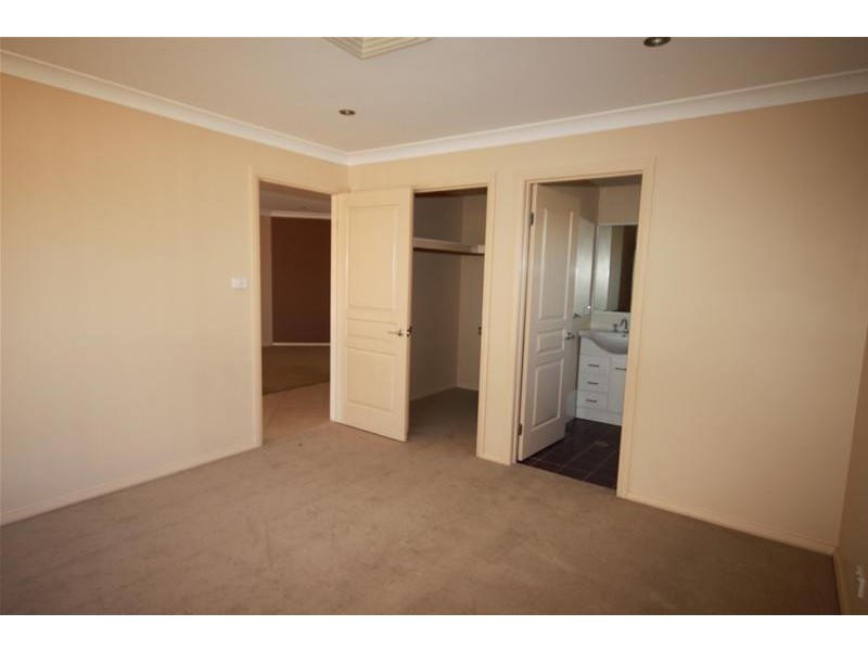 20 Falcon Drive, Tamworth NSW 2340