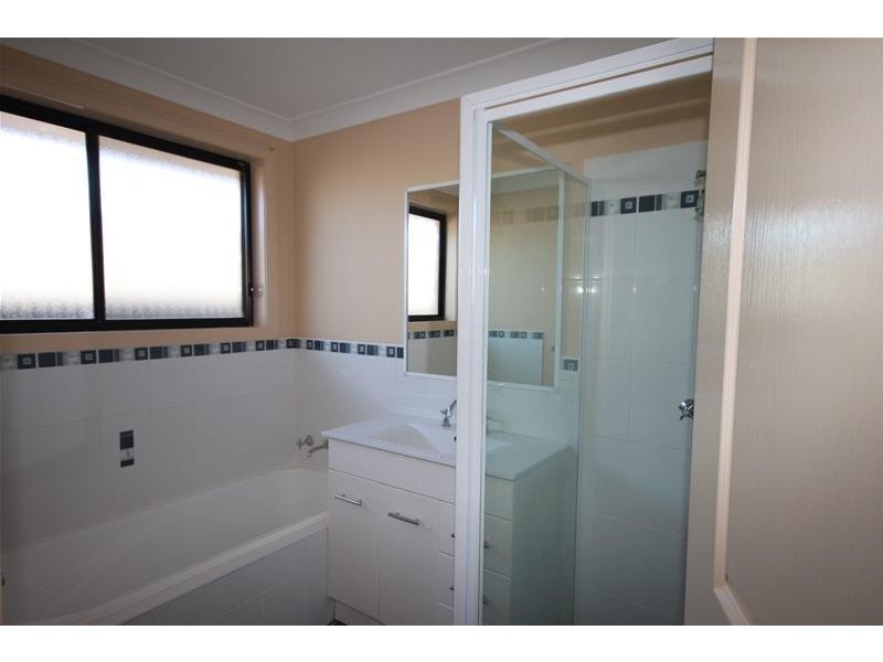 20 Falcon Drive, Tamworth NSW 2340