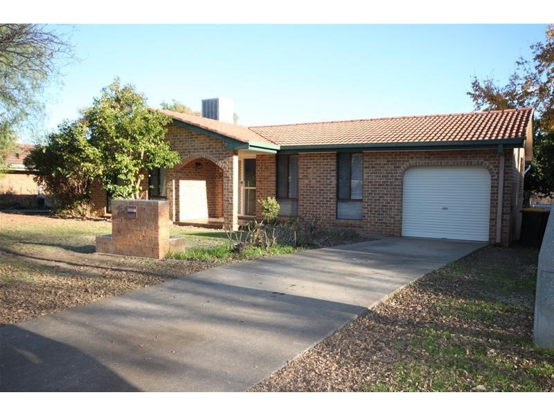5 Woodbury Crescent, Tamworth NSW 2340