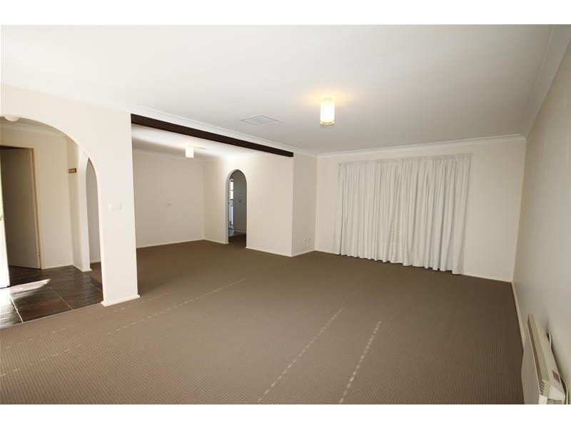 5 Woodbury Crescent, Tamworth NSW 2340