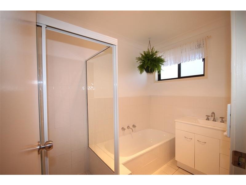 5 Woodbury Crescent, Tamworth NSW 2340