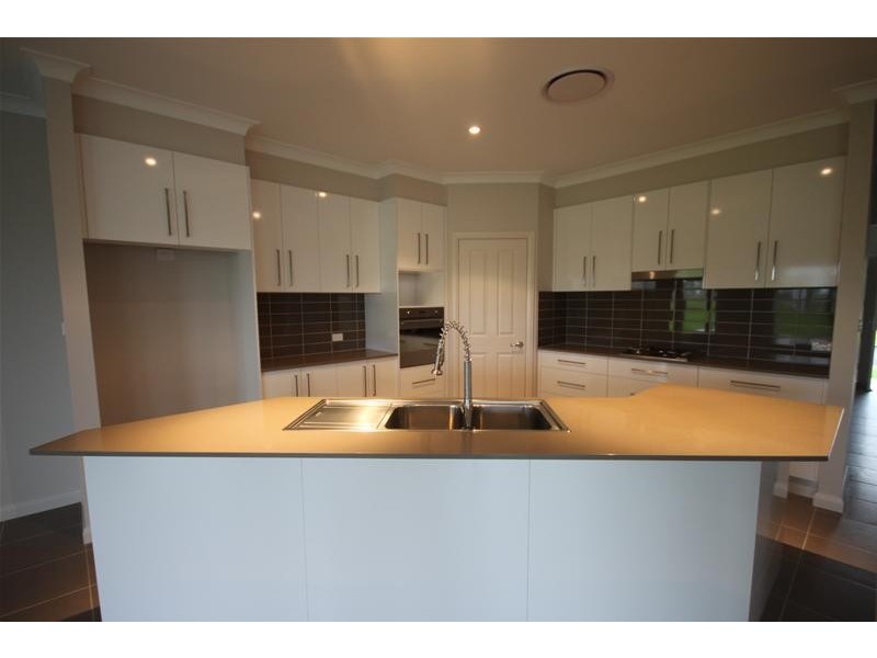 38 The Grange, Tamworth NSW 2340