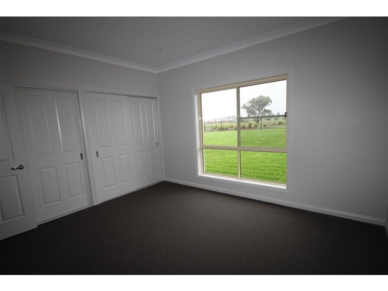 38 The Grange, Tamworth NSW 2340