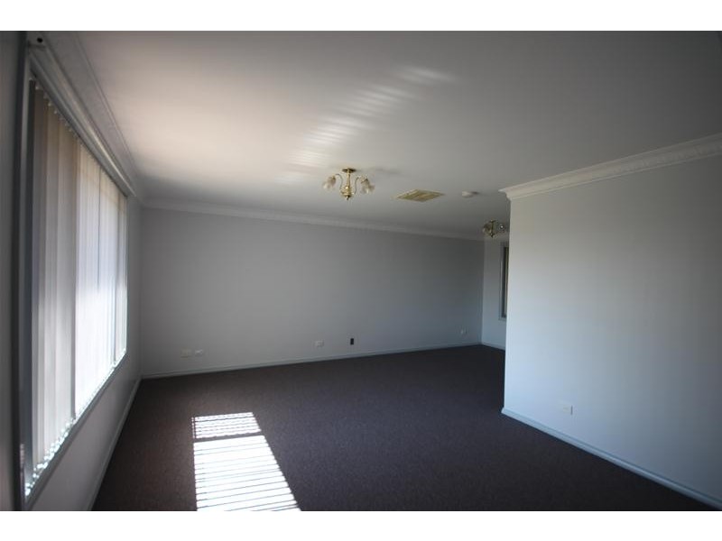 16 Wahroonga Drive, Tamworth NSW 2340