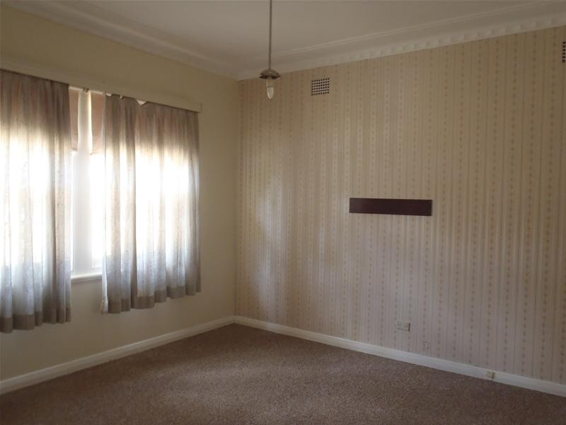 61 Raglan Street, Tamworth NSW 2340