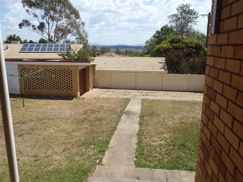 61 Raglan Street, Tamworth NSW 2340