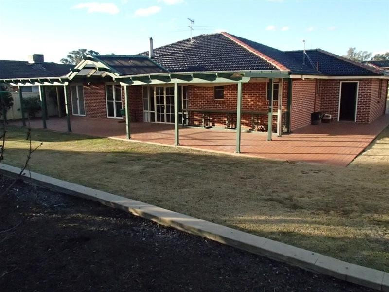 65 Greg Norman Drive, Tamworth NSW 2340