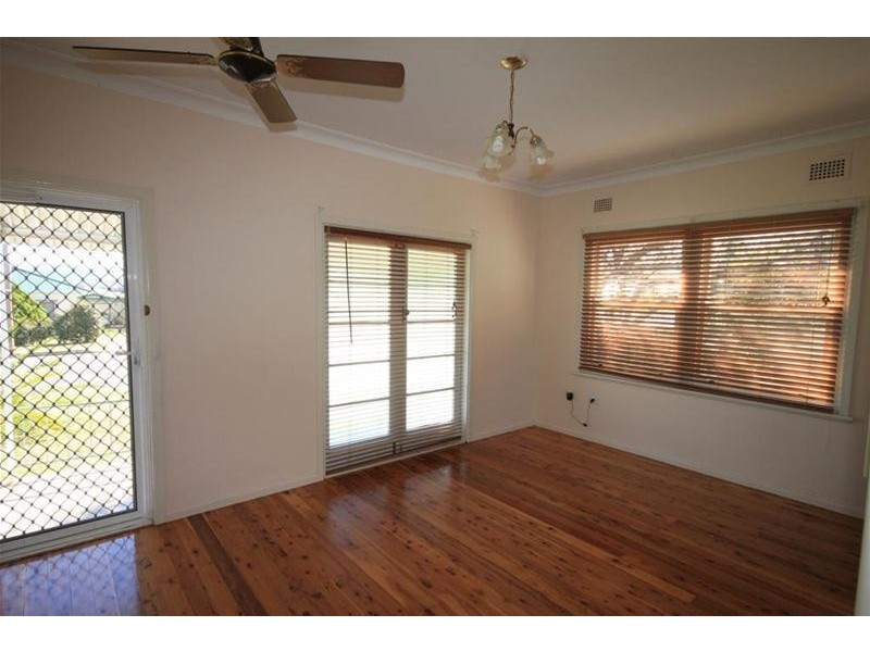 36 Oak Street, Tamworth NSW 2340