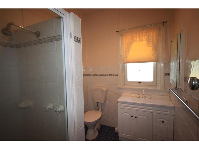 36 Oak Street, Tamworth NSW 2340