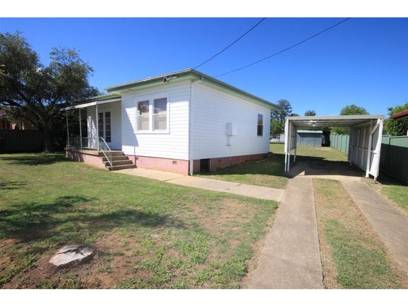 36 Oak Street, Tamworth NSW 2340