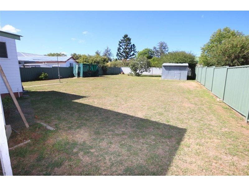 36 Oak Street, Tamworth NSW 2340
