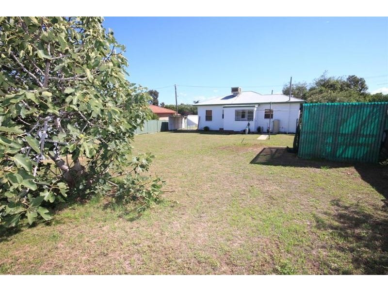 36 Oak Street, Tamworth NSW 2340
