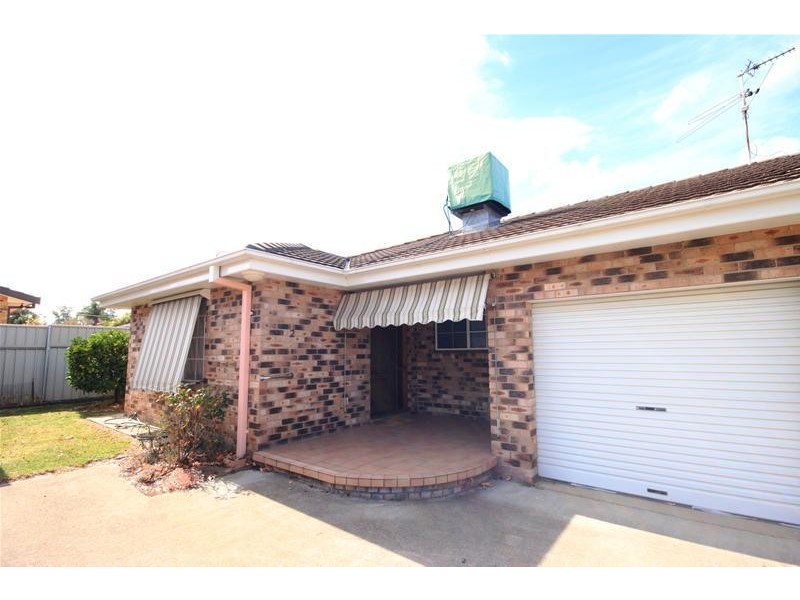 2/5 Cowper Close, Tamworth NSW 2340