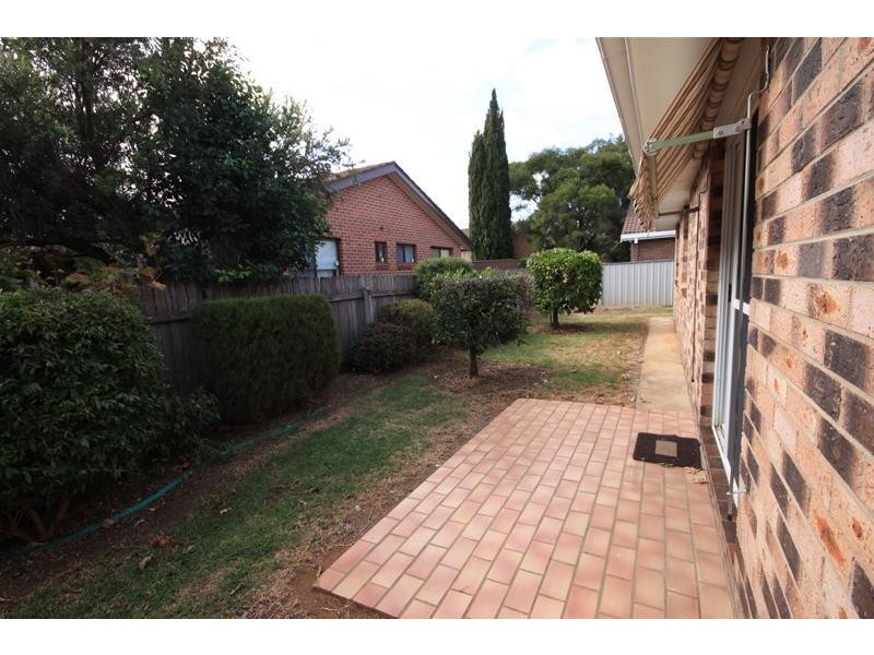 2/5 Cowper Close, Tamworth NSW 2340