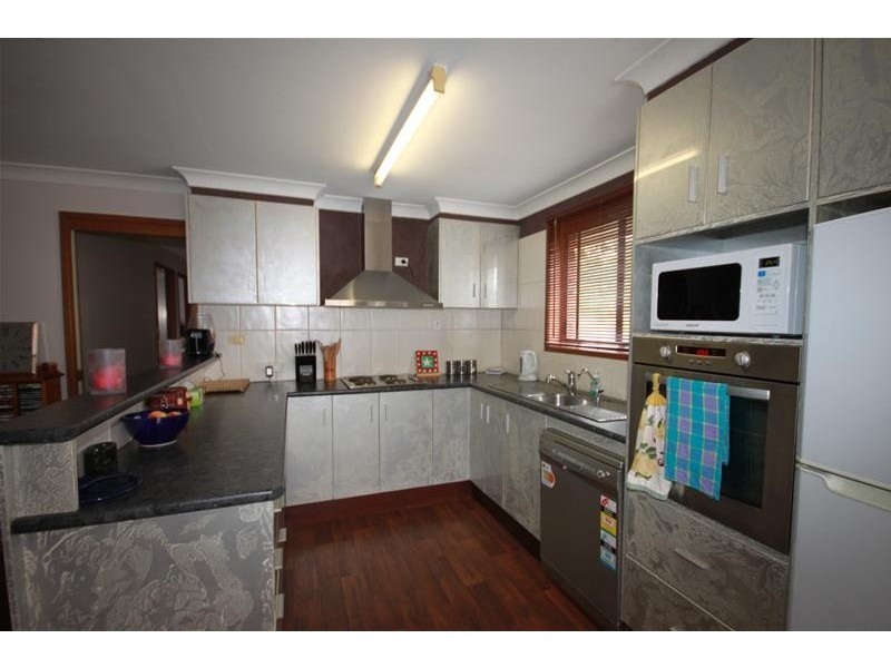 4 Dowell Avenue, Tamworth NSW 2340