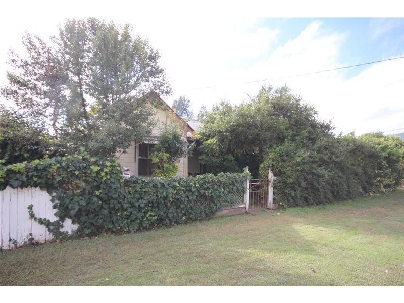 202 Johnston Street, Tamworth NSW 2340