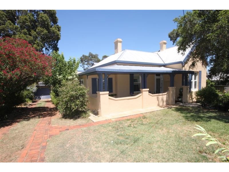 61 Napier Street, Tamworth NSW 2340