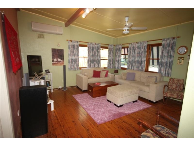 61 Napier Street, Tamworth NSW 2340