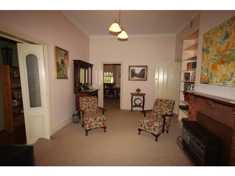 61 Napier Street, Tamworth NSW 2340