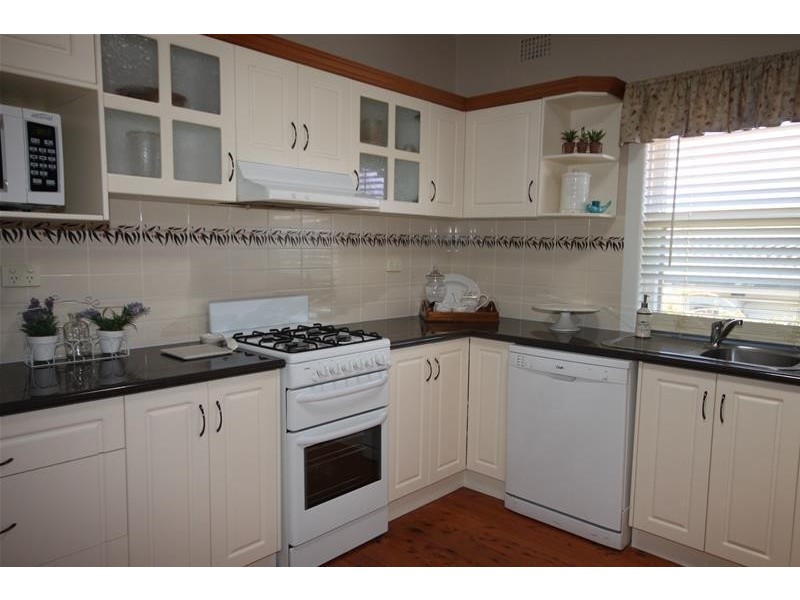 130 Fitzroy Street, Tamworth NSW 2340