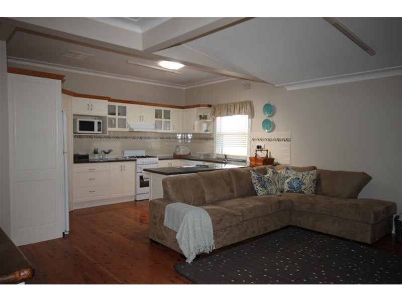 130 Fitzroy Street, Tamworth NSW 2340