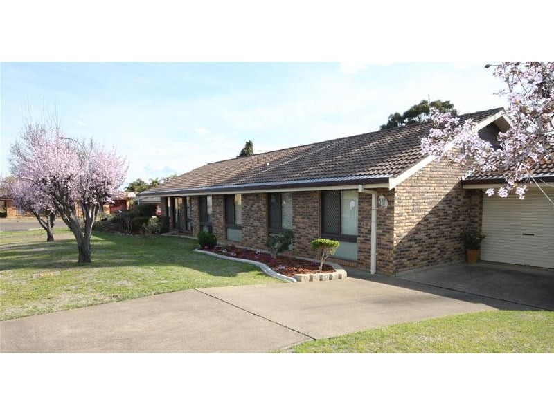 16 Kurrajong Street, Tamworth NSW 2340