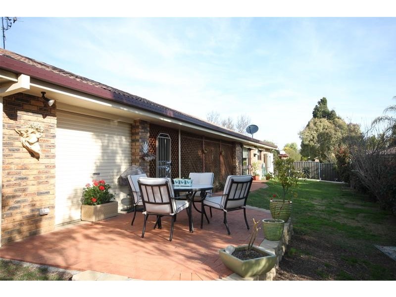 16 Kurrajong Street, Tamworth NSW 2340