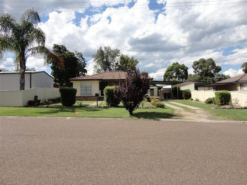 8 Dorothy Avenue, Kootingal NSW 2352