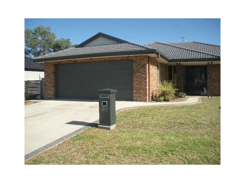 30 Kalinda Close, Tamworth NSW 2340