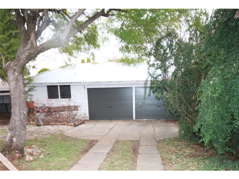 4 Martin Street, Tamworth NSW 2340