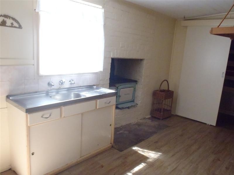 33 Munro Street, Woolomin NSW 2340