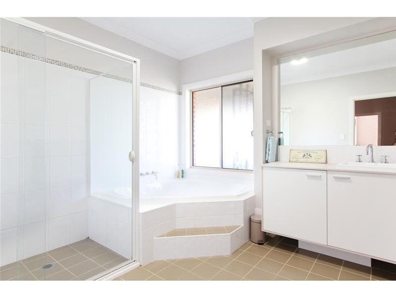 202 Catherine Way, Tamworth NSW 2340