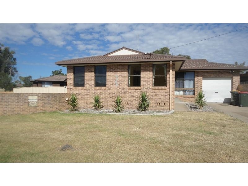 1 Kyooma Street, Tamworth NSW 2340