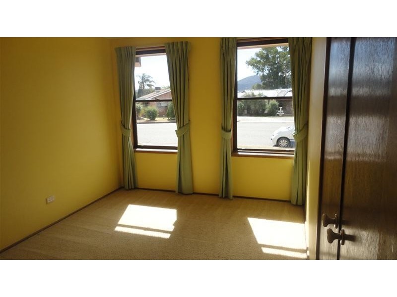 1 Kyooma Street, Tamworth NSW 2340