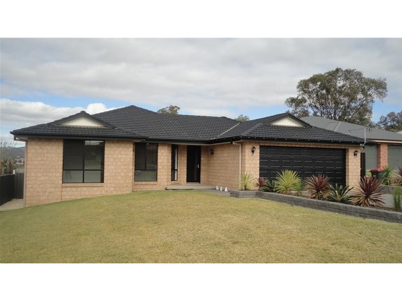 26 Leonora Crescent, Kootingal NSW 2352