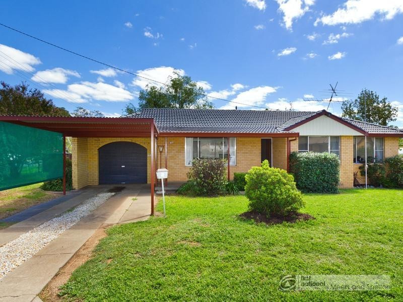12 Ring Street, Tamworth NSW 2340