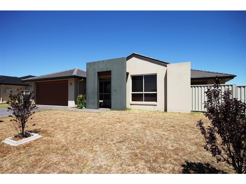 18 Bowman Drive, Tamworth NSW 2340