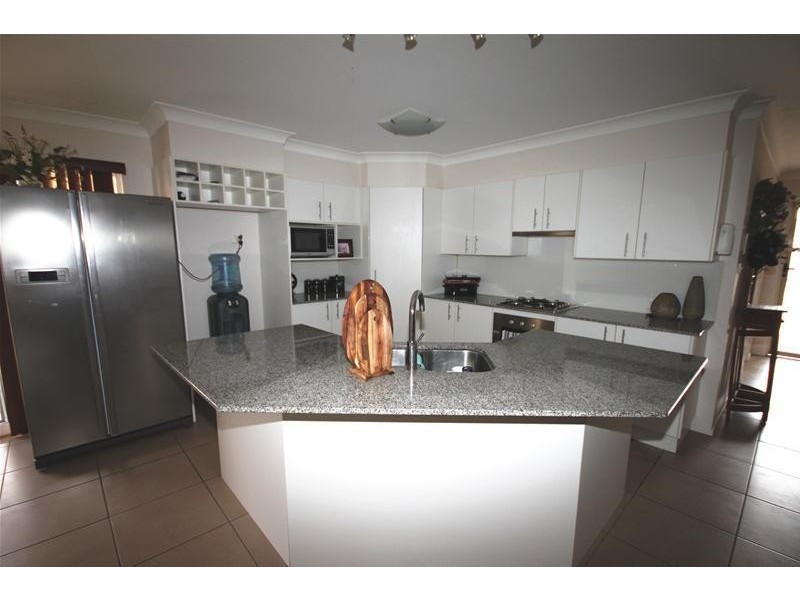 18 Bowman Drive, Tamworth NSW 2340