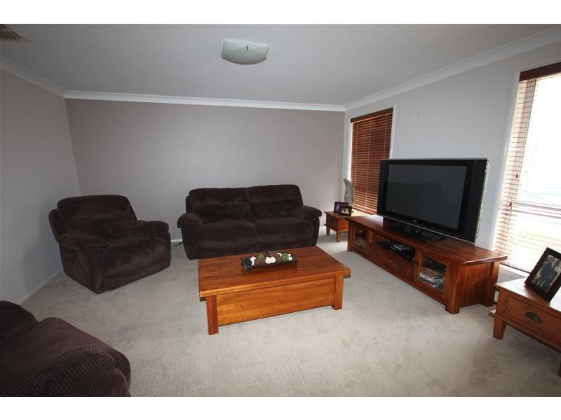 18 Bowman Drive, Tamworth NSW 2340