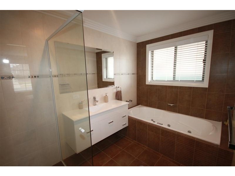 5 The Heights, Tamworth NSW 2340