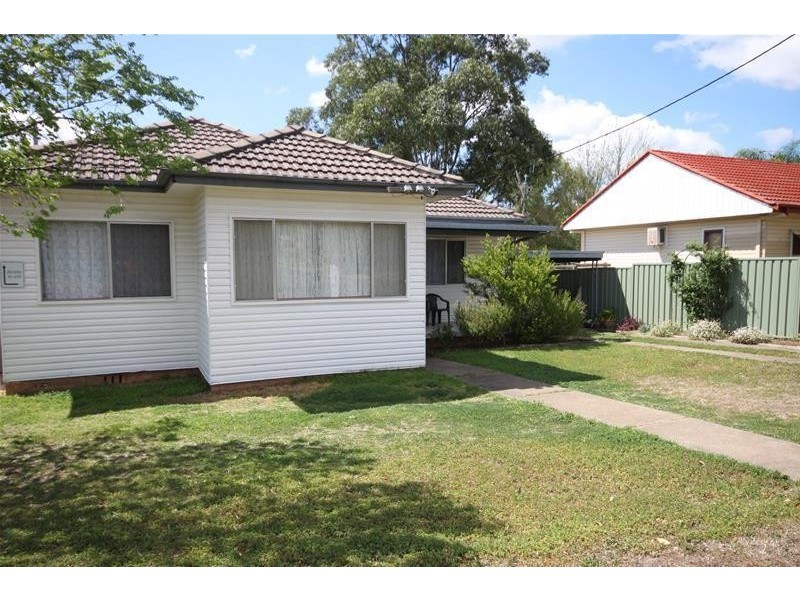 45 Churchill Street, Tamworth NSW 2340