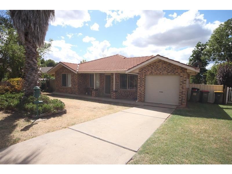 10 Caley Close, Tamworth NSW 2340