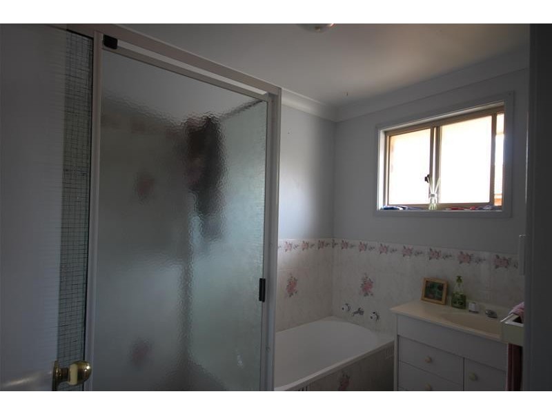 10 Caley Close, Tamworth NSW 2340