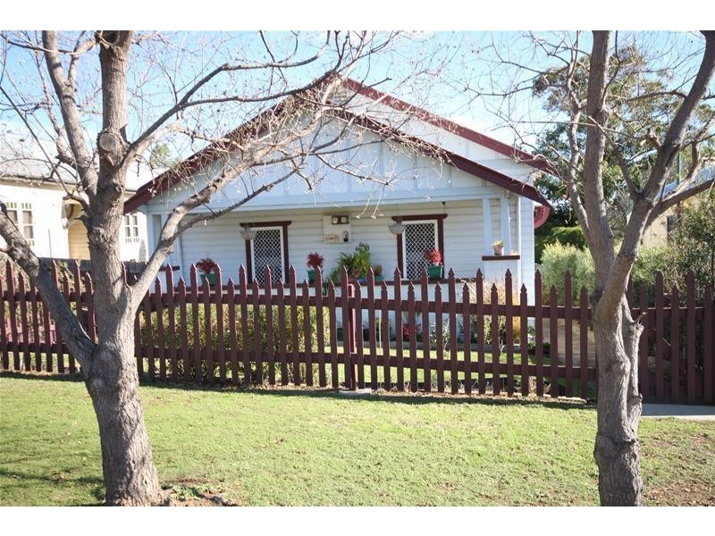 103 Denison Street, Tamworth NSW 2340