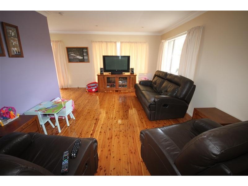 12 Woodstock Street, Tamworth NSW 2340