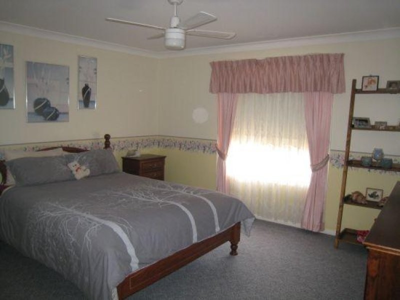 35 Peregrine Avenue, Calala NSW 2340